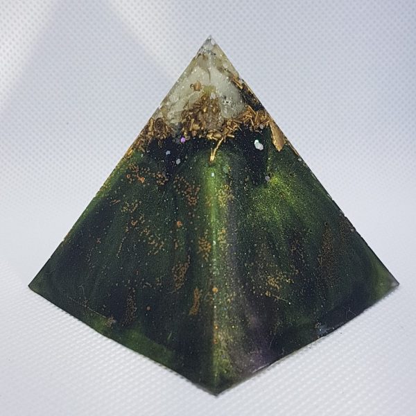 Amazonia Orgone Orgonite Pyramid 6cm