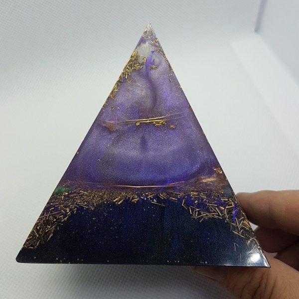 Morphing Nebula Orgone Orgonite Pyramid 9cm 3