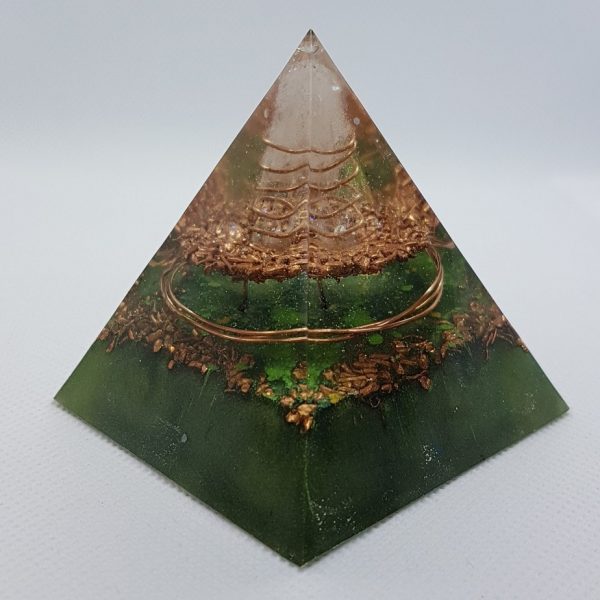 Floating Dream Orgone Orgonite Pyramid 6cm
