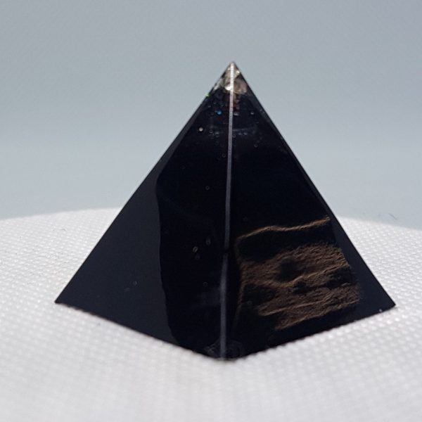 Black Hole Orgone Orgonite Pyramid 3cm