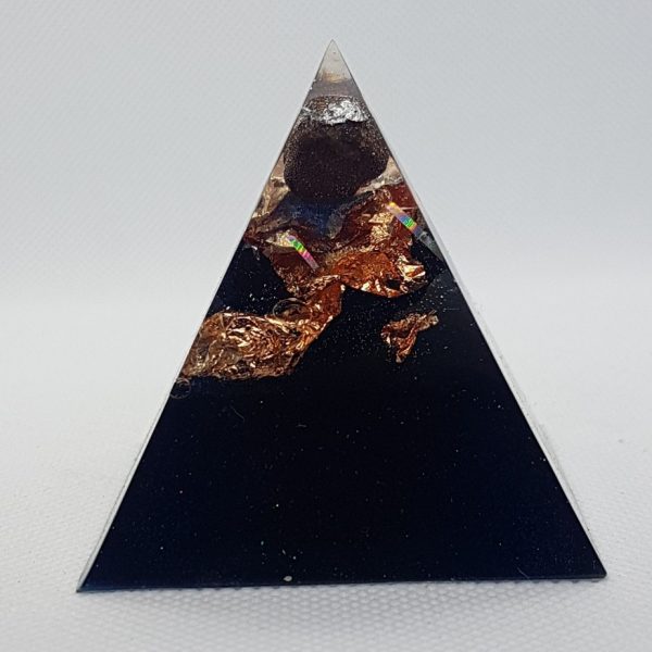 Hidden Depth Shungite Orgone Orgonite Pyramid 6cm 2
