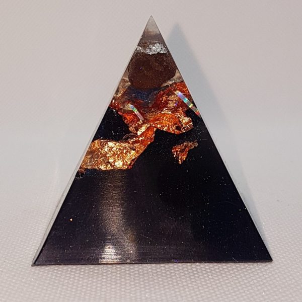 Hidden Depth Shungite Orgone Orgonite Pyramid 6cm 1