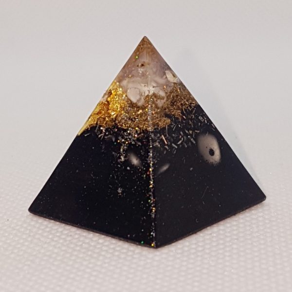 Cluster of Awesome Orgoneit Orgonite Pyramid 3cm - Herkimer Diamond with Howlites, Gold and Shungite in an Orgonite of wonder! clear, clarity, focus! and of course may assist with EMF protection