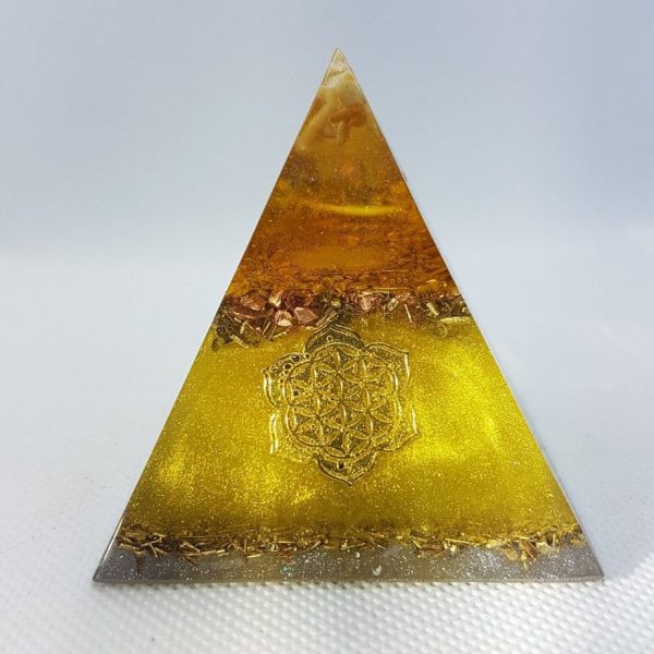 Alectrona Orgone Orgonite Pyramid 6cm 1