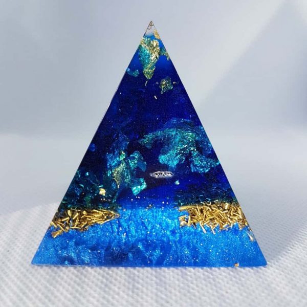 The Shape of Water Orgone Orgonite Pyramid 6cm 1