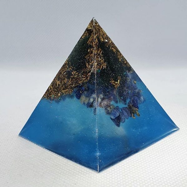 Deep Sea Change Orgone Orgonite Pyramid 6cm - Green Adventurine, Sodalite, Brass, helping with love and focus - awakening!