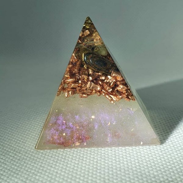 Mirrored Depth Orgone Orgonite Pyramid 4cm 1