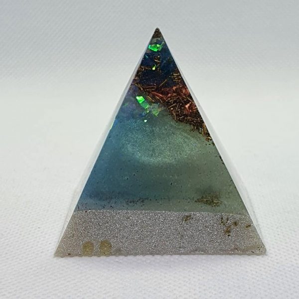 Ólafsvík Orgone Orgonite Pyramid 5cm 1